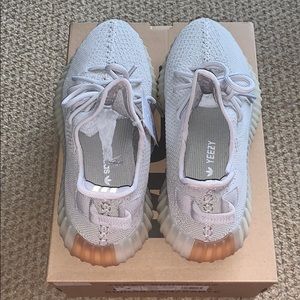 women's 8.5 in mens yeezys